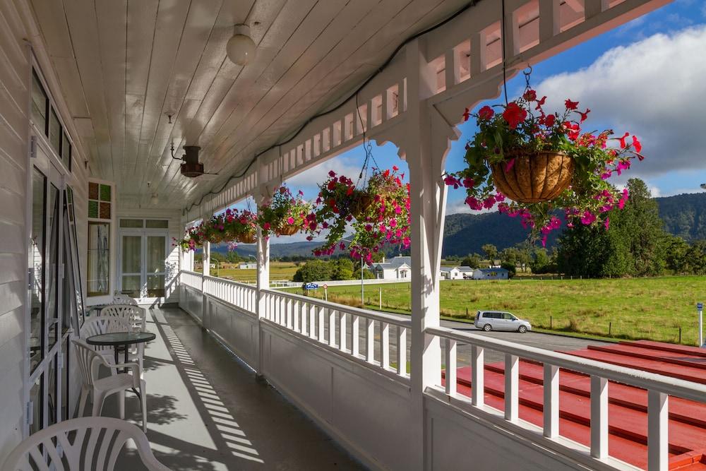 Heartland Hotel Glaciar Fox Exterior foto