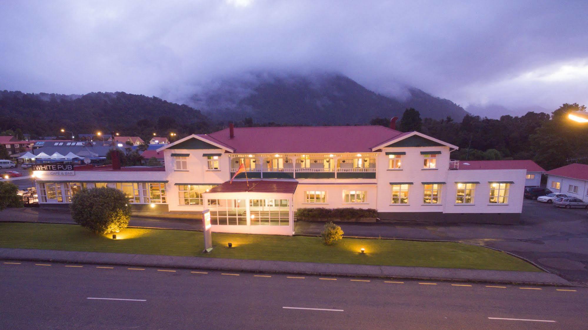 Heartland Hotel Glaciar Fox Exterior foto